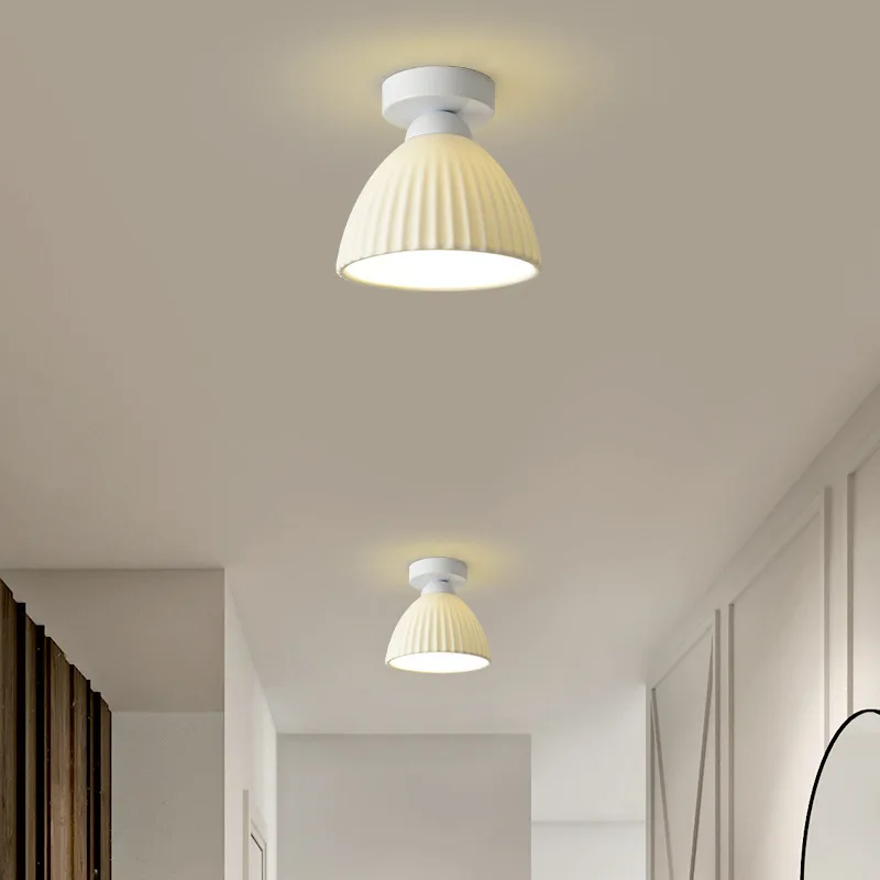 Потолочный светильник для прихожей в скандинавском стиле, светильник для коридора, современный креативный белый керамический светильник для балкона, потолочный светильник для коридора3
